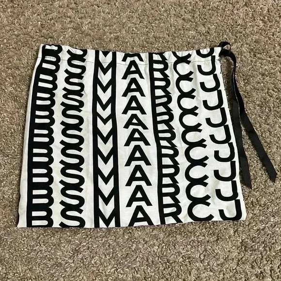 Marc Jacob’s - Picture 8 of 10